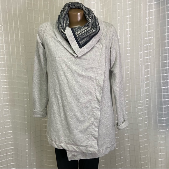 Lululemon Savasana Wrap Size 6 - Picture 3 of 9